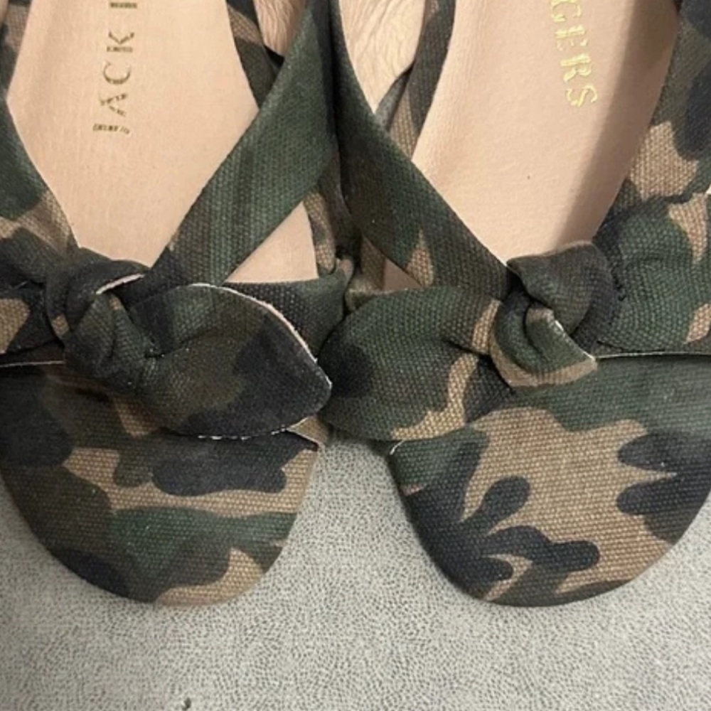 Camouflage Jack Rogers Women's size 5